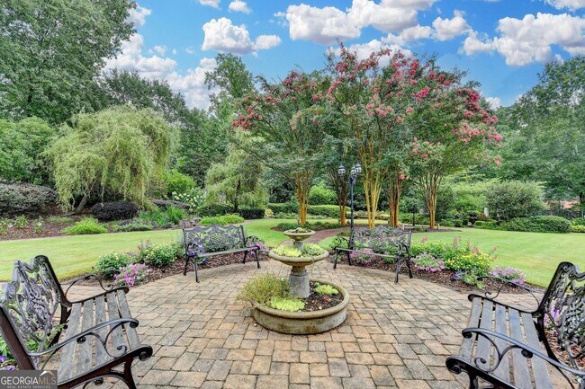 Building Photo - 2611 Briers N Dr