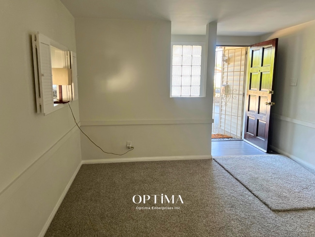 Building Photo - Beautiful Single-Family Home with Modern Comforts