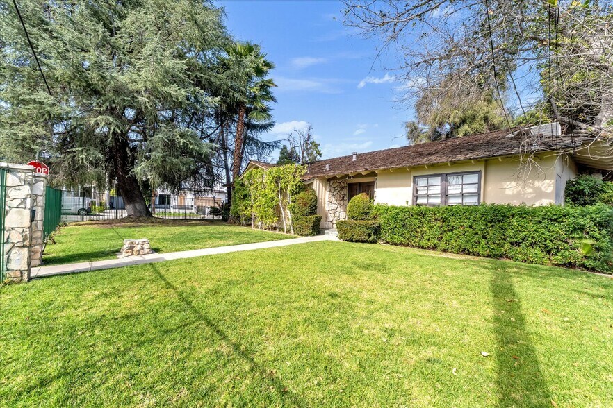 Building Photo - 16553 Hartsook St