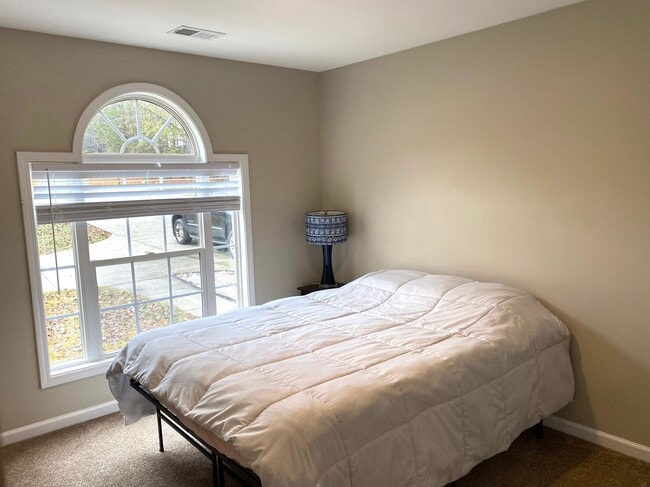 Building Photo - 1945 Grayson Oaks Ct