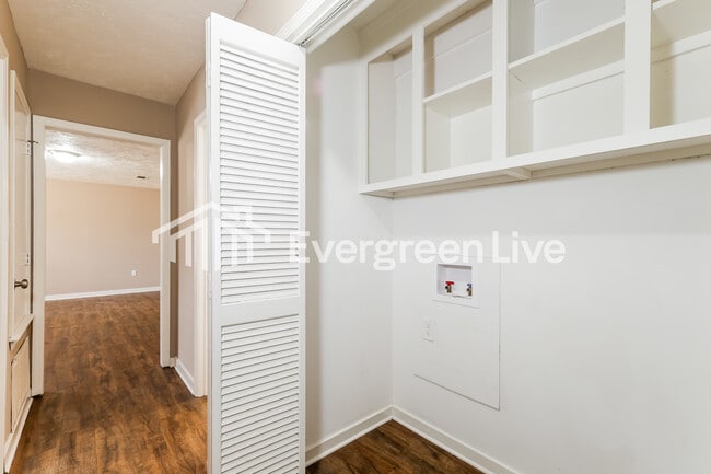 Building Photo - 6153 Floral Dr