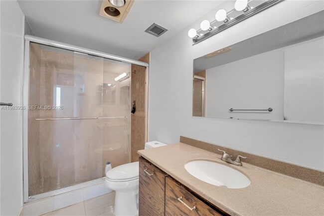 Building Photo - 919 Hillcrest Dr