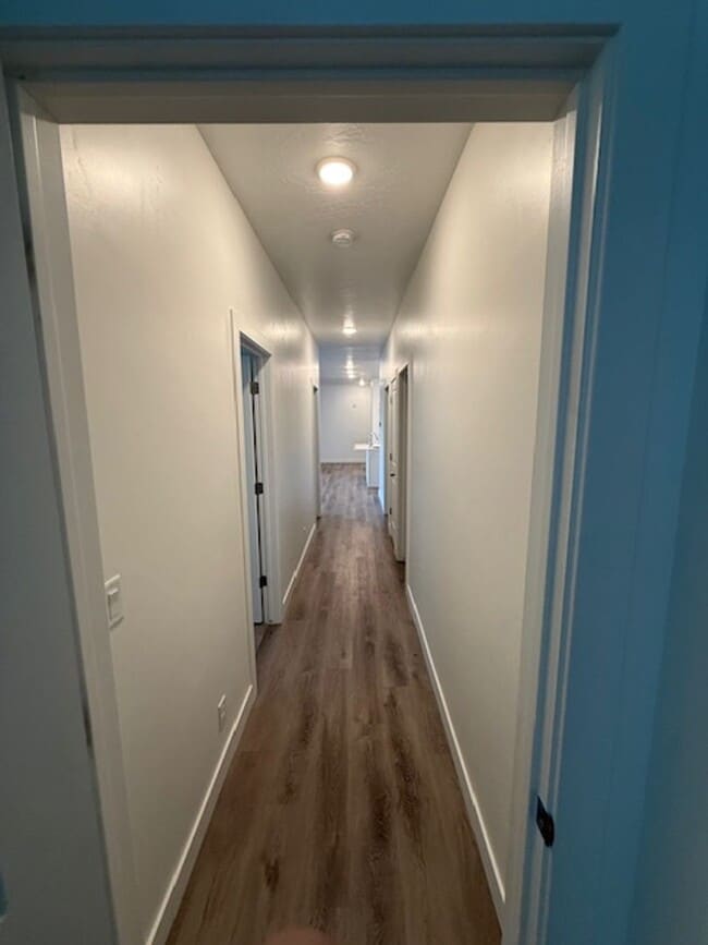 Building Photo - Modern 3 Bedroom Condo in Desert Color