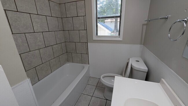 Building Photo - 203 Johns Rd