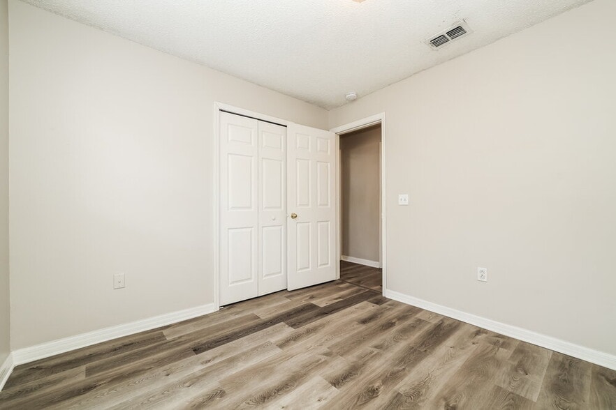 Building Photo - 6215 Cannoli Pl