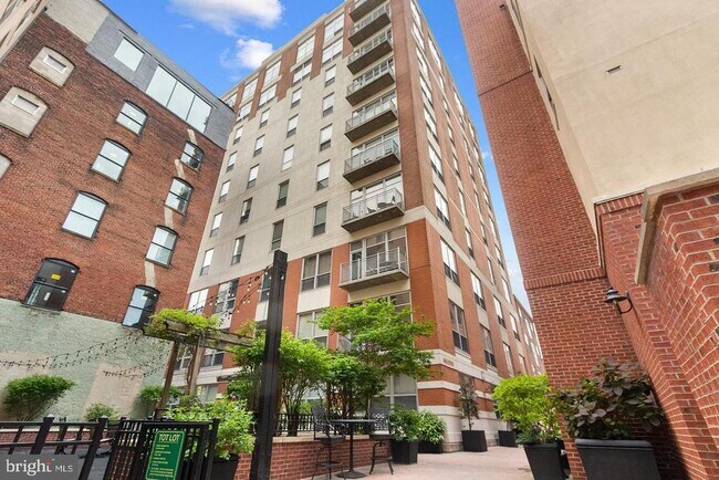 Building Photo - 113 N Bread St
