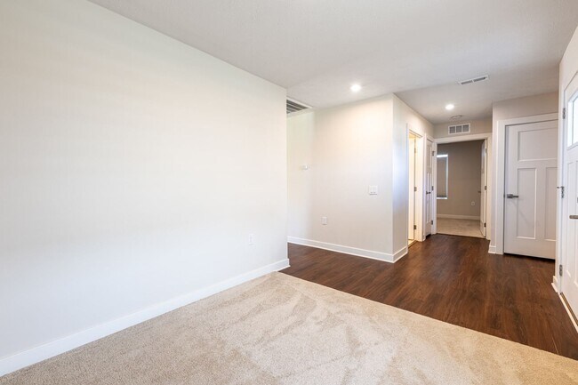 Building Photo - Gorgeous Newer Home in New Development