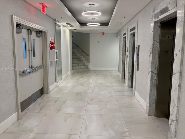 Building Photo - 3001 S Ocean Dr