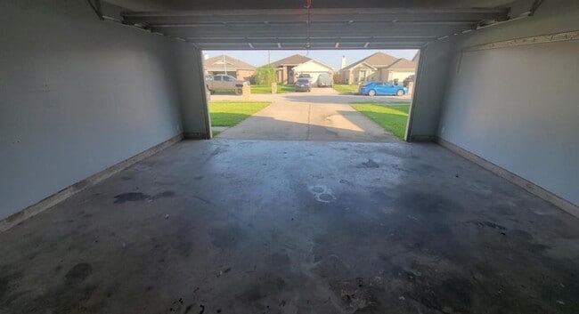 Building Photo - 14927 Diamond Way