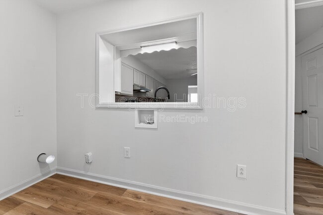 Building Photo - 90 Needham St