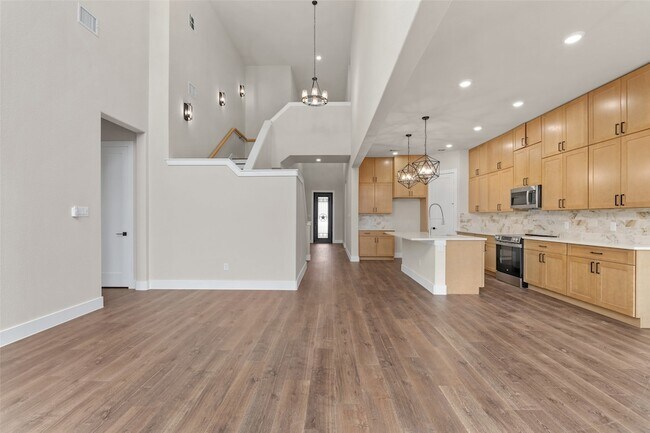 Building Photo - 5702 Barkridge Dr