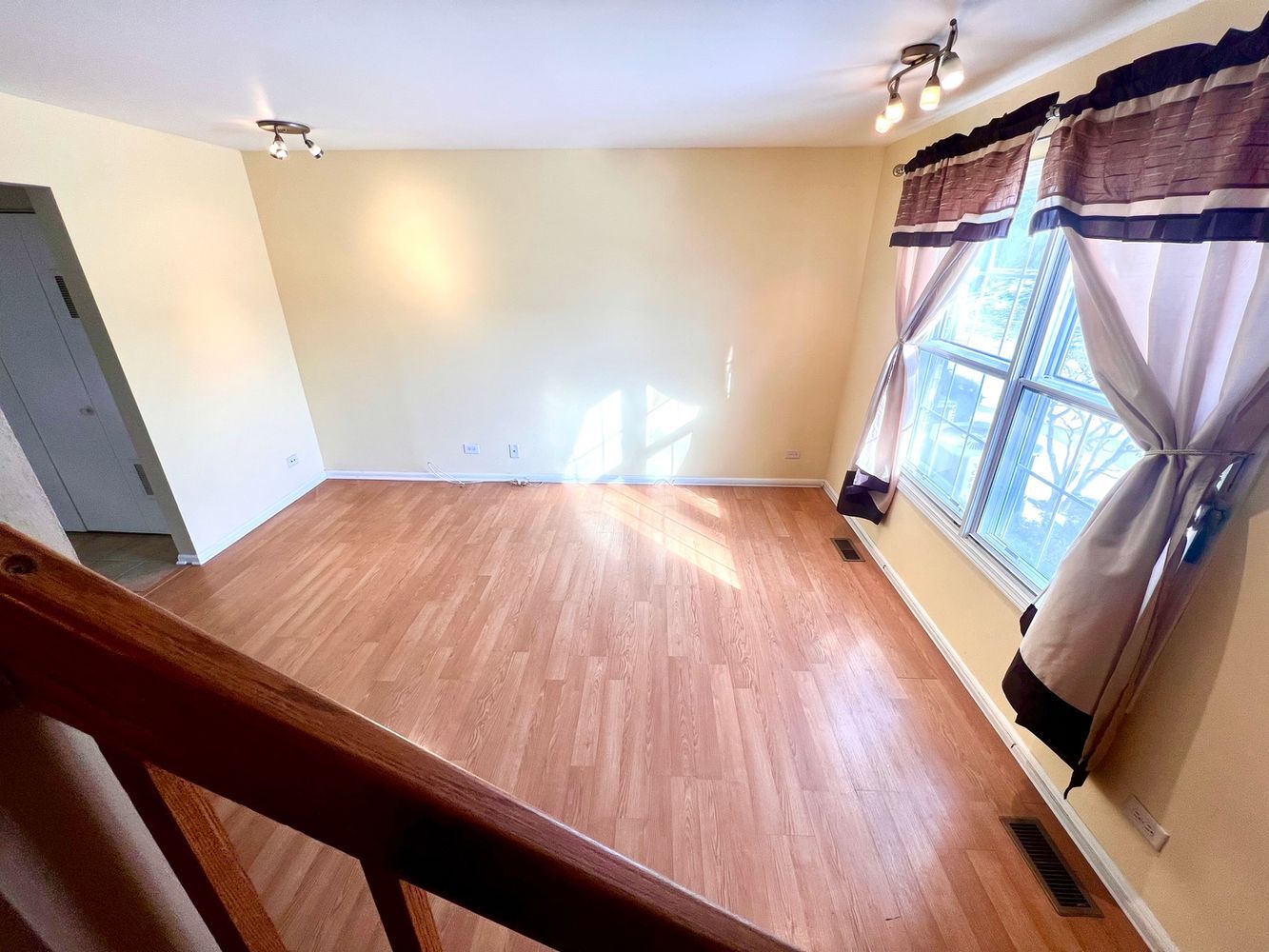 Building Photo - 17 Le Jardin Ct