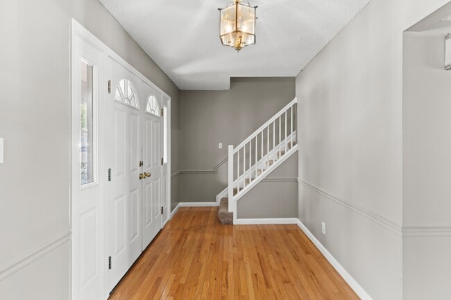 Building Photo - 14355 Rainy Lake Dr