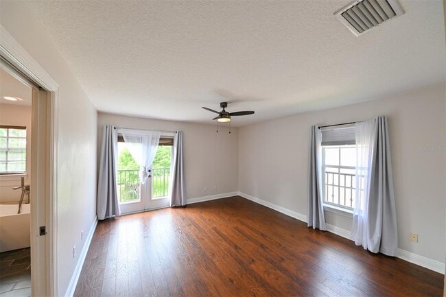 Building Photo - 277 Valencia Cir