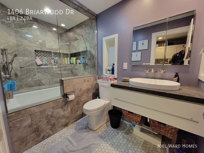 Building Photo - 1406 Briarwood Dr