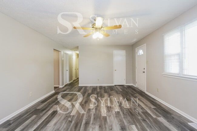 Building Photo - Fall in love with this 3BR, 2BA Home!