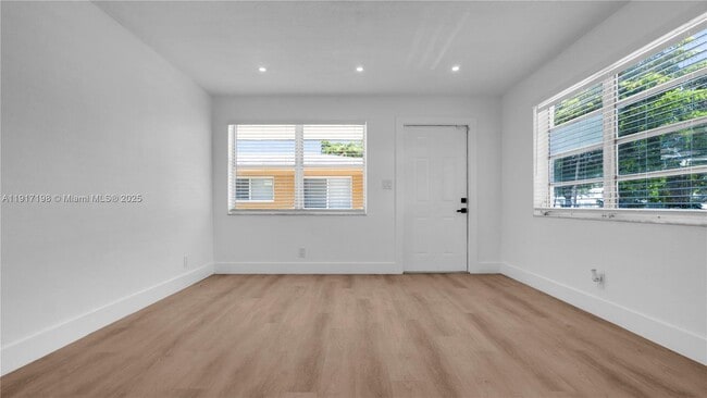 Building Photo - 32 SW 9th St