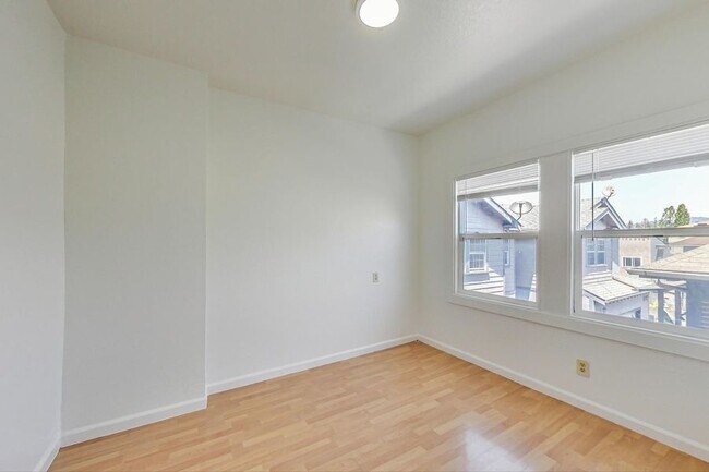 Building Photo - 1707 36th Ave