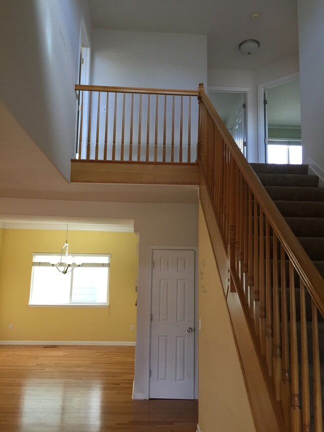 Entryway - 314 Maggie St