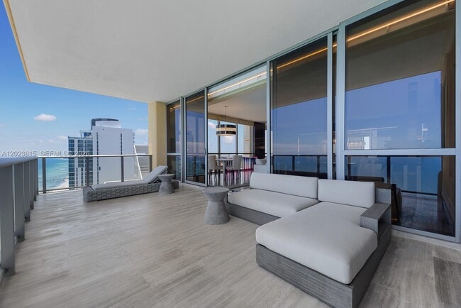 Building Photo - 17749 Collins Ave