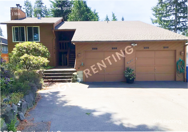 Building Photo - Spacious 2 bedroom with Garage Parking!