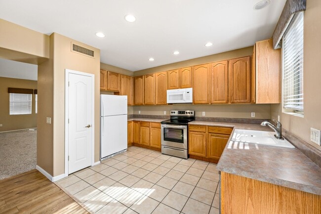 Building Photo - Paseo Estrella Gem at the base of Tucson icon A mountain! Minutes away from DownTown Tucson!
