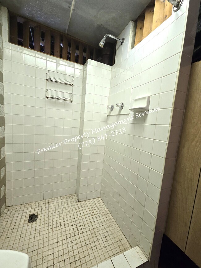Building Photo - 639 Cohasset Dr