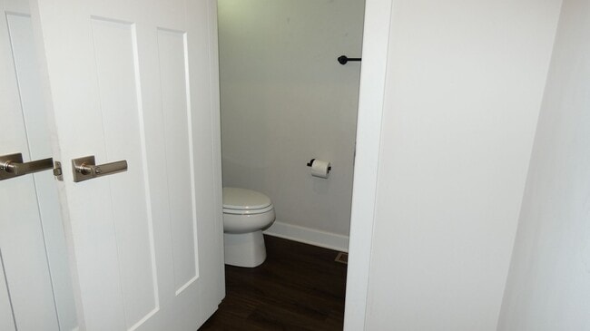 Building Photo - Spacious 4-bedroom, 3.5-bath home in Tipp City, OH