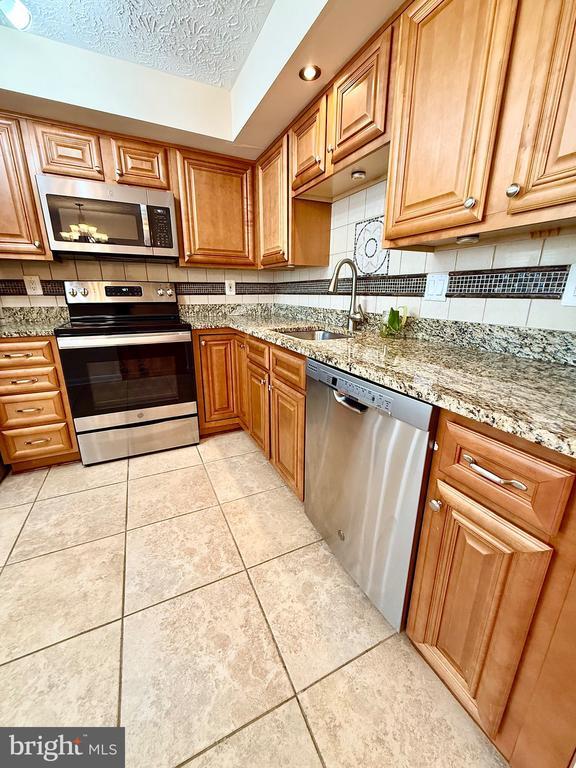 Building Photo - 5579 Glasgow Woods Ct