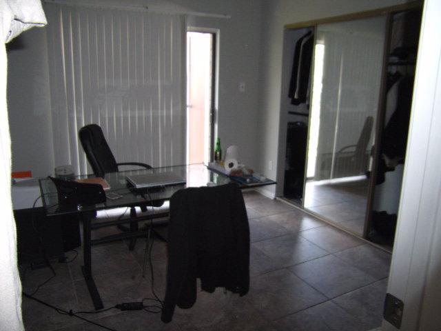 Building Photo - UT PRE LEASE: 2 bd/ 2 ba North Campus Condo. Short walk to UT. View of UT Tower!