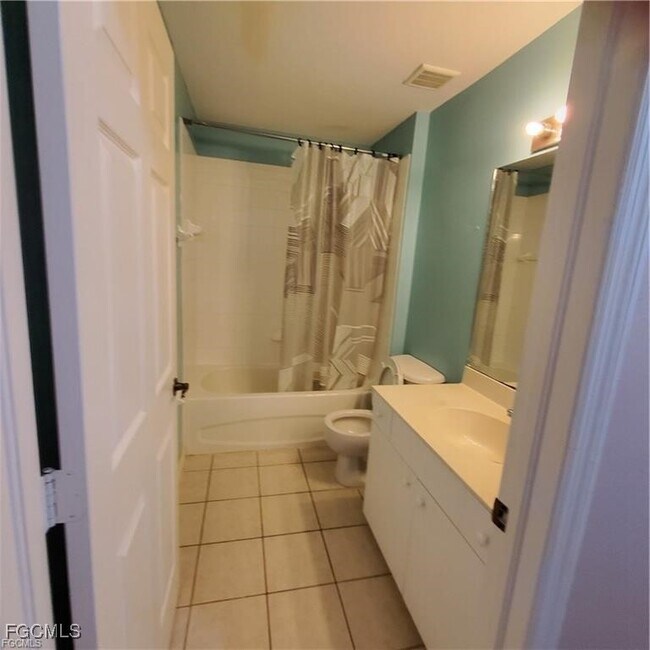 Building Photo - 3616 Pine Oak Cir