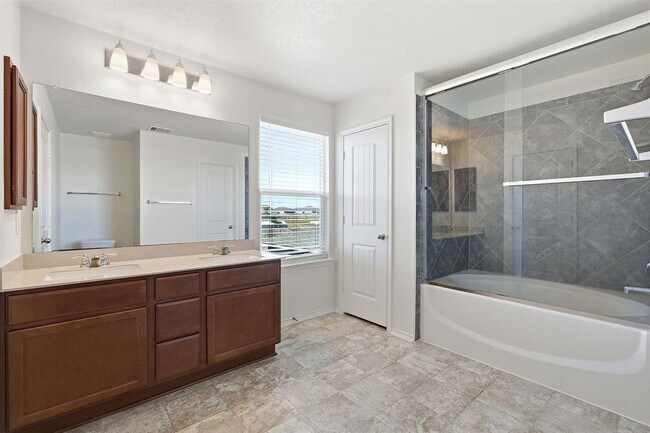 Building Photo - 13812 Virtue St