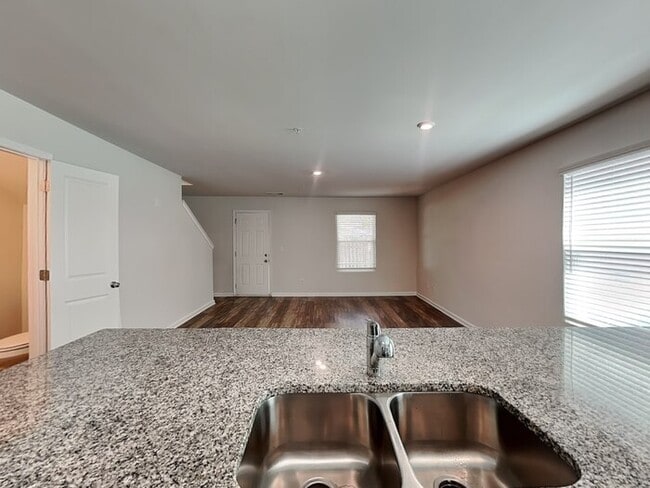 Building Photo - 1084 Benfield Ridge