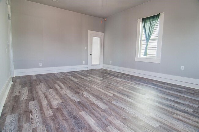 Building Photo - 2714 Avenue H