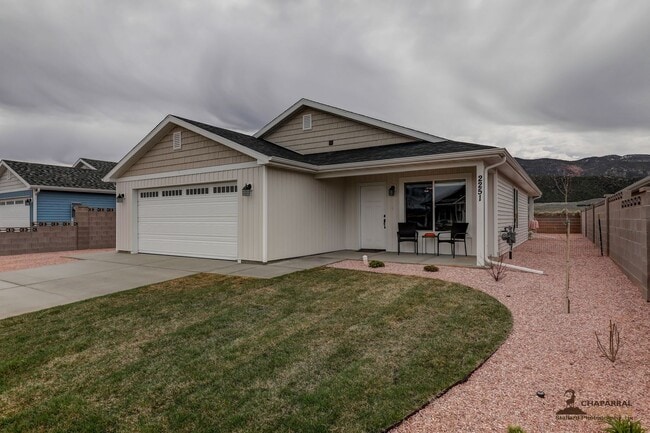 Building Photo - Spacious Family Home in Parowan