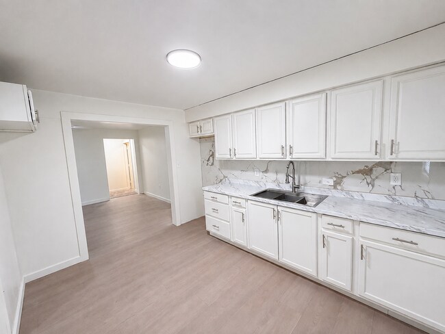 Building Photo - 34009 Caseville Ct