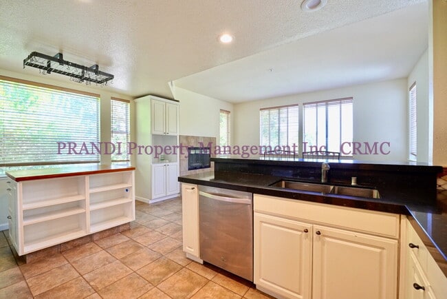 Building Photo - Quality San Rafael Home In Awesome Neighbo...