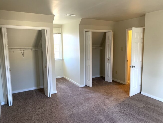 Building Photo - West End 4 Bedroom/2.5 Bathroom Colonial Home