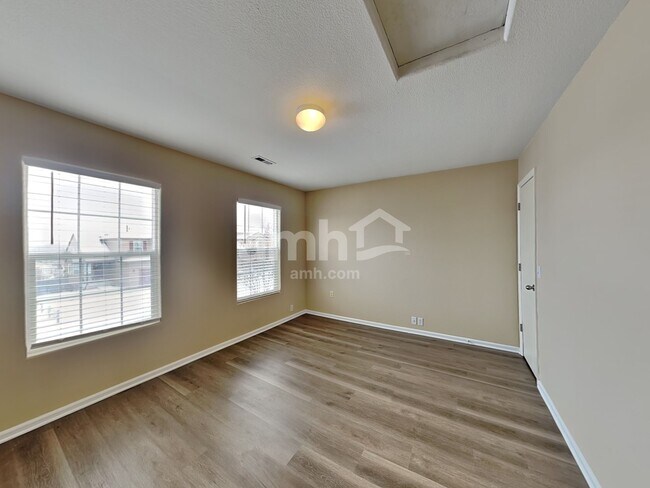 Building Photo - 1131 White Stone Way