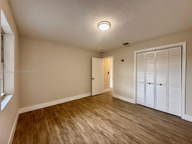 Building Photo - 2730 NE 9th Terrace