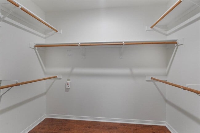 Building Photo - 7905 Henry Kinney Row