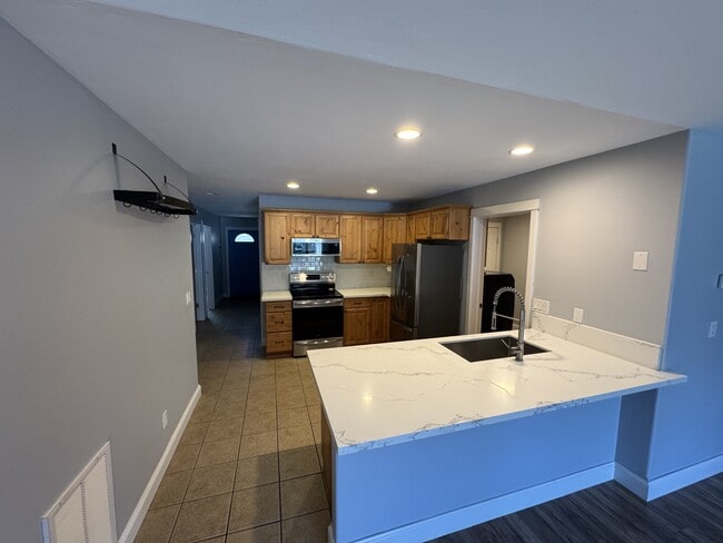 Building Photo - 26 Meriwether Ave
