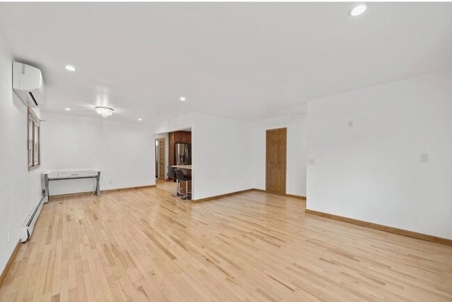 Building Photo - 93 Lord Ave