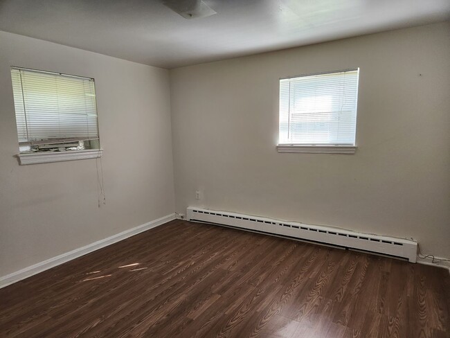 Building Photo - Houston Court