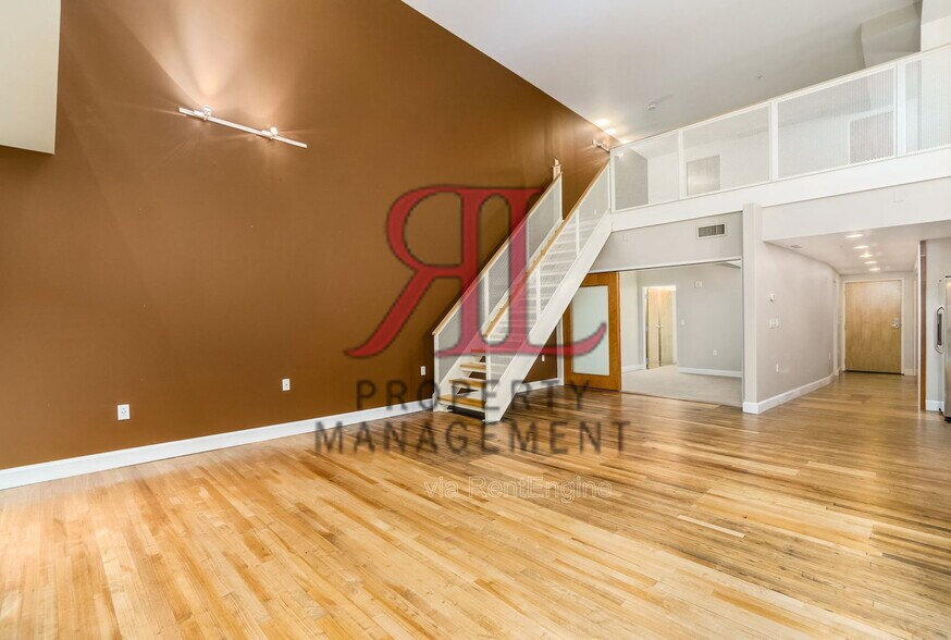 Building Photo - 106 N High St