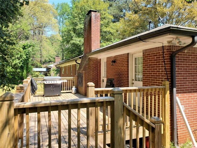 Building Photo - 448 Susan Creek Dr