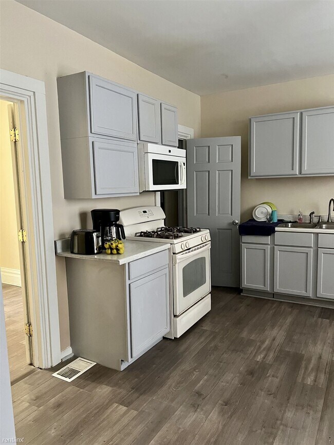 Building Photo - 1 br, 1 bath House - 935 Prospect Avenue N...