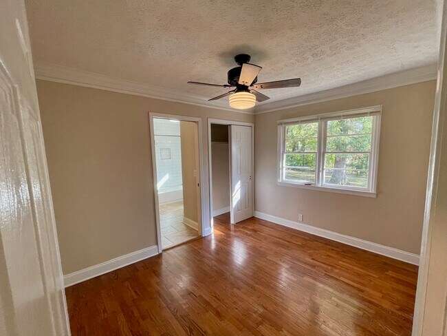 Building Photo - 21 Opal St