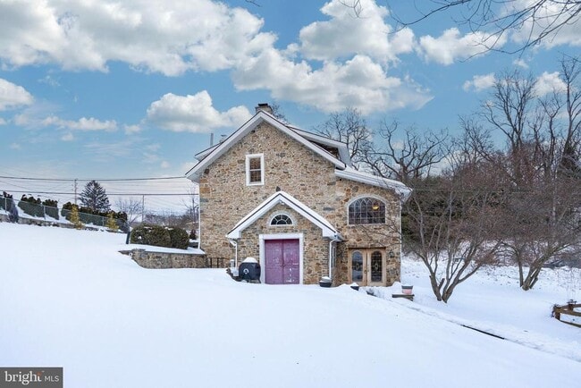 Building Photo - 2568 Pike Ave