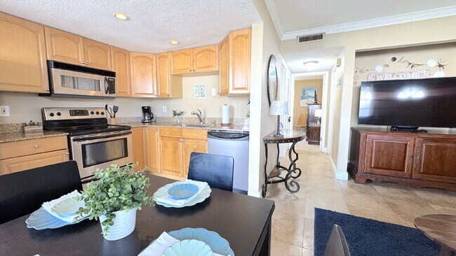 Building Photo - 506 University Blvd